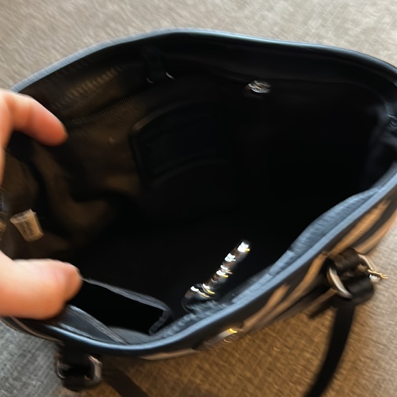 Coach purse - Picture 4 of 6